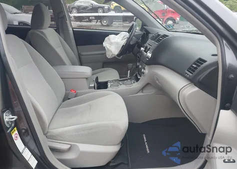 2012 Toyota Highlander Base V6 z USA, uszkodzony, nr VIN 5TDBK3EH4CS123918